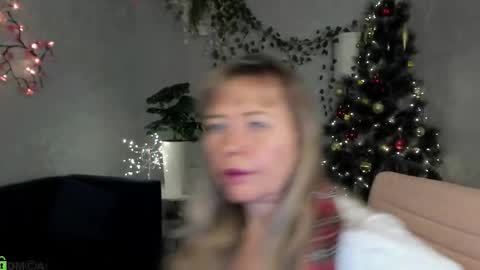 Snapshot of carla_vogue chatting on December 5, 2025, 10:57 am Carla Vogue online show from December 5, 2025, 10:57 am