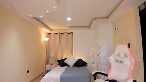 Alejandra online show from December 20, 2024, 3:58 am