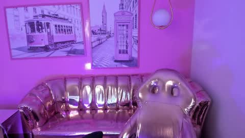 CARLYE   online show from January 31, 2025, 4:03 am