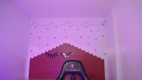 CARLYE   online show from September 19, 2025, 2:57 am