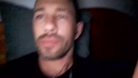 carloscadiz11 online show from November 18, 2025, 12:49 am