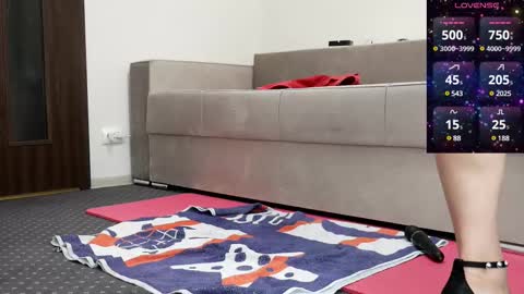 Snapshot of carmela_fox chatting on February 27, 2025, 12:02 pm Carmela online show from February 27, 2025, 12:02 pm