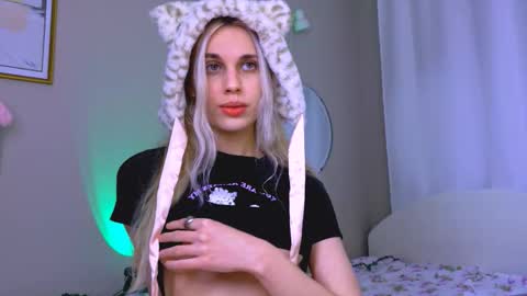 Snapshot of carmen__crybaby chatting on September 22, 2025, 5:15 pm carmen__crybaby online show from September 22, 2025, 5:15 pm