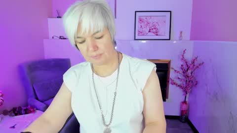 Carmen online show from September 17, 2025, 8:43 pm