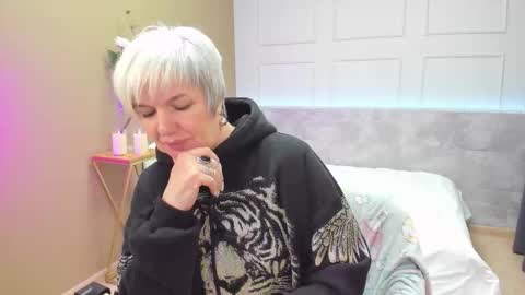 Carmen online show from October 2, 2025, 9:11 pm