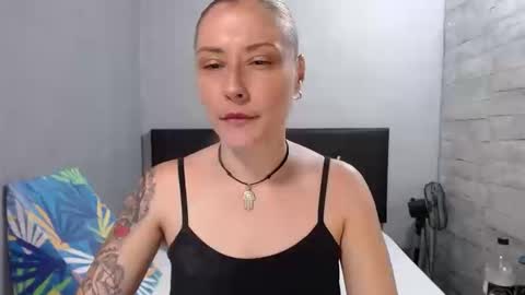 Snapshot of caro_milf_ chatting on September 15, 2025, 11:27 pm Caro milf  online show from September 15, 2025, 11:27 pm