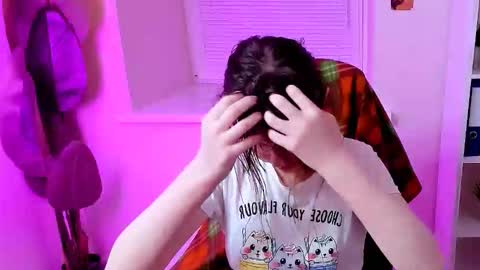 Snapshot of carol_carmen chatting on October 19, 2025, 12:28 pm Carol online show from October 19, 2025, 12:28 pm