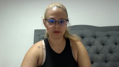 Snapshot of carolay02 chatting on November 4, 2025, 1:48 am carolay02 online show from November 4, 2025, 1:48 am