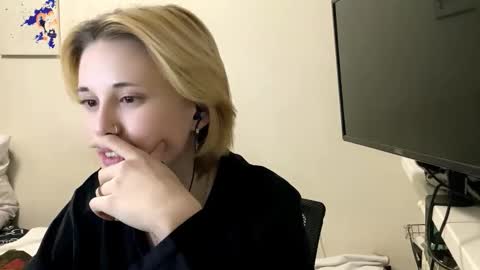 Snapshot of carolcaci chatting on November 17, 2025, 4:46 pm Call me Carol online show from November 17, 2025, 4:46 pm