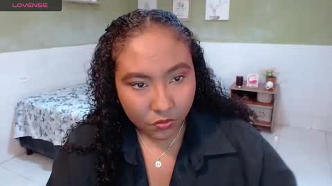 Snapshot of caroldelatorre chatting on February 20, 2025, 10:04 pm Carol de la torre online show from February 20, 2025, 10:04 pm