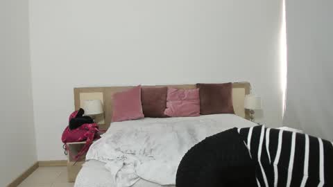 Snapshot of carolina_hernandez22 chatting on October 16, 2025, 12:39 pm Carolina online show from October 16, 2025, 12:39 pm