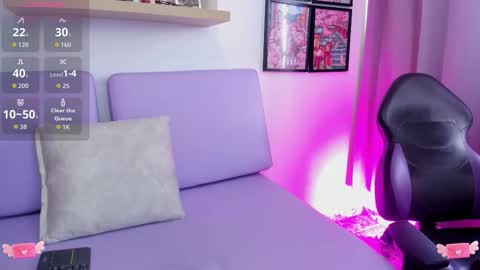 Carolina  online show from October 23, 2025, 8:18 pm