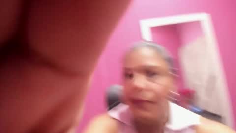 Snapshot of carolina_suarez_ chatting on October 4, 2025, 2:53 am carolina suarez online show from October 4, 2025, 2:53 am
