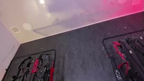 carolina online show from December 3, 2025, 8:40 pm