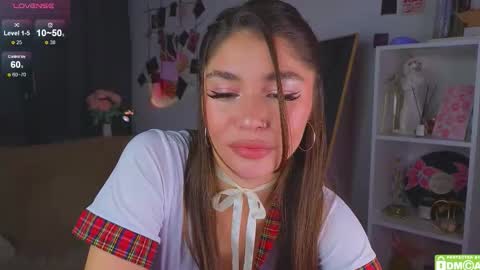 Snapshot of caroline_brown0 chatting on November 13, 2025, 4:33 am Caroline online show from November 13, 2025, 4:33 am