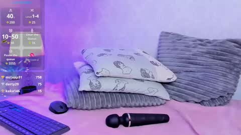  Caroline  online show from February 18, 2025, 5:42 pm