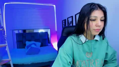 caroline_rodriguez_9 online show from September 11, 2025, 3:17 am