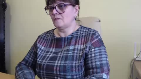 Snapshot of carolinedream_ chatting on January 23, 2025, 10:32 am CarolineDream online show from January 23, 2025, 10:32 am