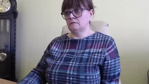 Snapshot of carolinedream_ chatting on February 4, 2025, 10:21 am CarolineDream online show from February 4, 2025, 10:21 am