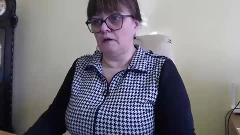 Snapshot of carolinedream_ chatting on February 11, 2025, 7:54 am CarolineDream online show from February 11, 2025, 7:54 am