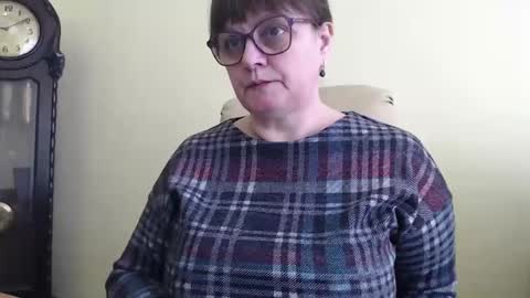 Snapshot of carolinedream_ chatting on February 18, 2025, 7:10 am CarolineDream online show from February 18, 2025, 7:10 am