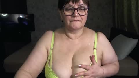 Snapshot of carolinedream_ chatting on February 22, 2025, 9:37 pm CarolineDream online show from February 22, 2025, 9:37 pm