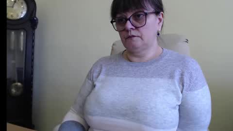 Snapshot of carolinedream_ chatting on February 24, 2025, 10:48 am CarolineDream online show from February 24, 2025, 10:48 am