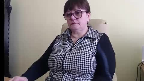 Snapshot of carolinedream_ chatting on February 26, 2025, 6:37 am CarolineDream online show from February 26, 2025, 6:37 am
