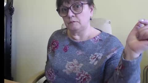 Snapshot of carolinedream_ chatting on February 27, 2025, 12:13 pm CarolineDream online show from February 27, 2025, 12:13 pm