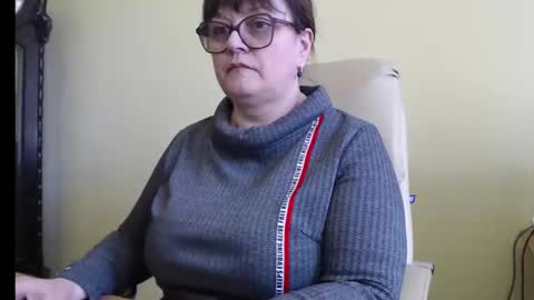 Snapshot of carolinedream_ chatting on March 4, 2025, 10:35 am CarolineDream online show from March 4, 2025, 10:35 am