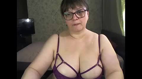 Snapshot of carolinedream_ chatting on March 8, 2025, 5:07 am CarolineDream online show from March 8, 2025, 5:07 am