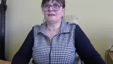 Snapshot of carolinedream_ chatting on March 11, 2025, 1:12 pm CarolineDream online show from March 11, 2025, 1:12 pm