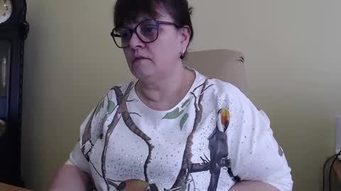 Snapshot of carolinedream_ chatting on March 12, 2025, 6:29 am CarolineDream online show from March 12, 2025, 6:29 am