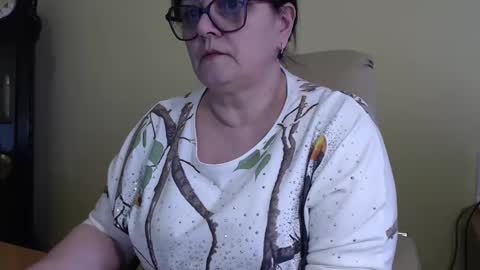 Snapshot of carolinedream_ chatting on March 12, 2025, 1:19 pm CarolineDream online show from March 12, 2025, 1:19 pm