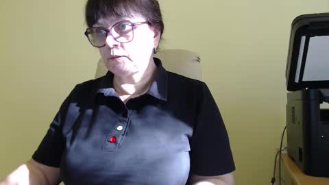 Snapshot of carolinedream_ chatting on September 24, 2025, 6:17 am CarolineDream online show from September 24, 2025, 6:17 am