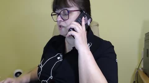 Snapshot of carolinedream_ chatting on October 10, 2025, 7:18 am CarolineDream online show from October 10, 2025, 7:18 am