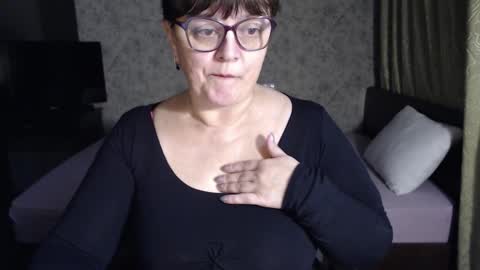 CarolineDream  online show from November 15, 2025, 5:31 pm