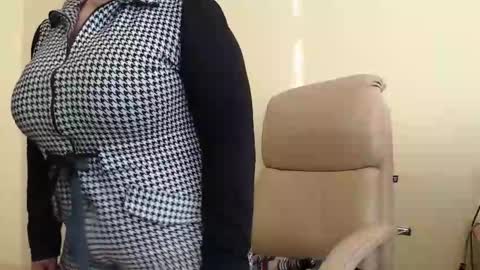 CarolineDream  online show from November 25, 2025, 7:19 am