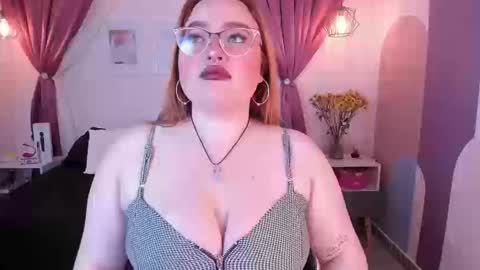 Snapshot of carolineevanss1 chatting on September 16, 2025, 9:27 pm Carolinee online show from September 16, 2025, 9:27 pm
