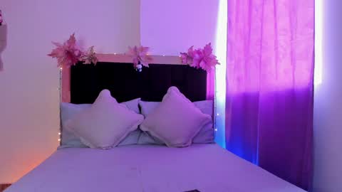 Snapshot of carorosse chatting on January 3, 2025, 7:29 pm Caro  online show from January 3, 2025, 7:29 pm