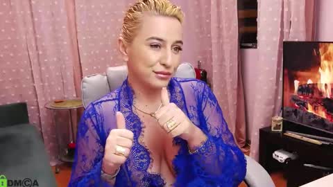 Snapshot of carrielovex chatting on February 19, 2025, 4:34 am Carrie online show from February 19, 2025, 4:34 am