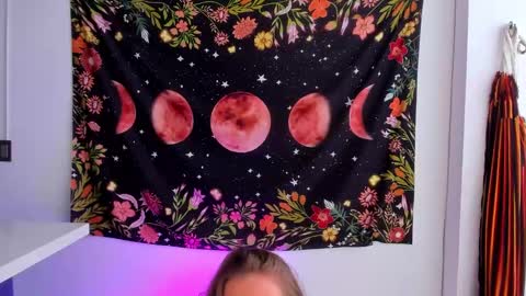 Snapshot of carriexwood chatting on January 15, 2025, 10:24 pm Nia  online show from January 15, 2025, 10:24 pm