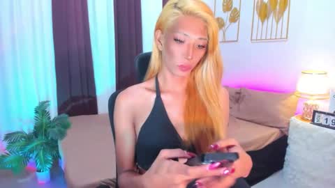 casandrawilson online show from November 20, 2025, 7:35 pm