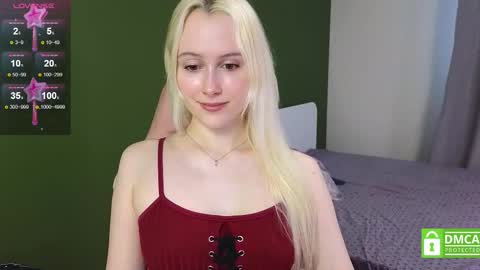 Snapshot of caseylabow chatting on October 23, 2025, 3:50 am My name is Casey... Nice to meet you I will be happy to have funthumbs up please its important online show from October 23, 2025, 3:50 am