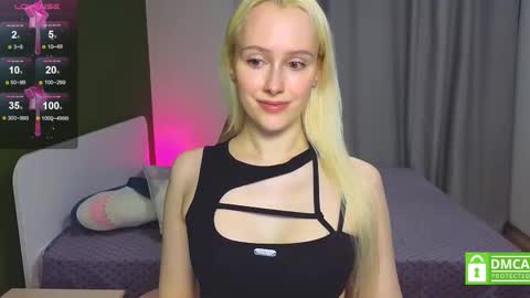 Snapshot of caseylabow chatting on November 13, 2025, 3:27 am My name is Casey... Nice to meet you I will be happy to have funthumbs up please its important online show from November 13, 2025, 3:27 am