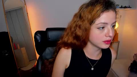 Snapshot of cassandra_caiin chatting on September 17, 2025, 12:01 am Cassie online show from September 17, 2025, 12:01 am