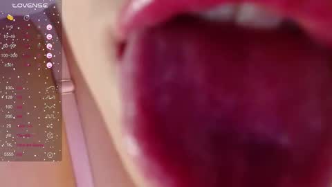 Snapshot of cassandraferran chatting on October 18, 2025, 1:12 pm Cassandra online show from October 18, 2025, 1:12 pm