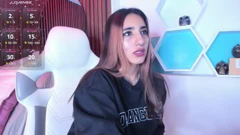 cassidy_evans online show from November 6, 2025, 11:33 am