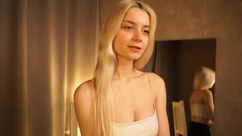 Snapshot of cassie130505 chatting on February 25, 2025, 5:47 pm Cassie online show from February 25, 2025, 5:47 pm