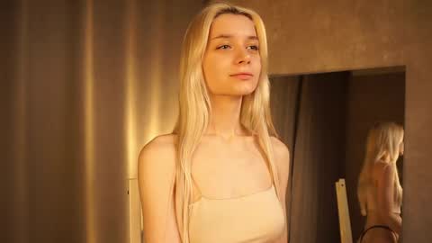 Snapshot of cassie130505 chatting on February 26, 2025, 8:44 pm Cassie online show from February 26, 2025, 8:44 pm